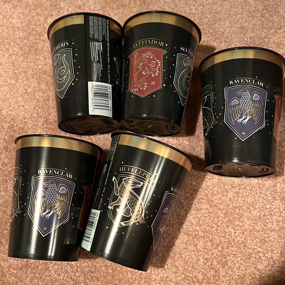 NWT 5pc Harry Potter Hogwarts United Wizard Party Favor 16 oz. Plastic Cup